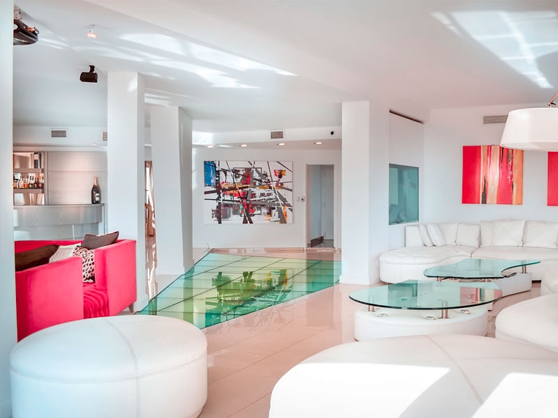 Apartment in Downtown, Corina