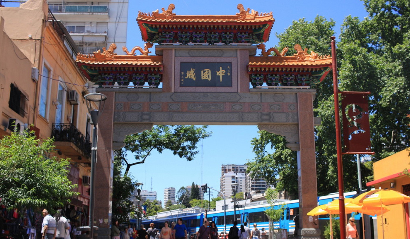 With its residential feel, it is filled with grand 19th-century homes lining wide, leafy avenues.